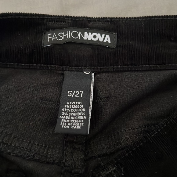 SOLD Black corduroy shorts - Picture 3 of 3